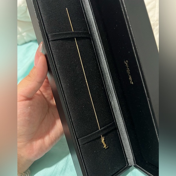 New Never Worn YSL Cassandre Drop Earring in Yellow Gold - Picture 2 of 4